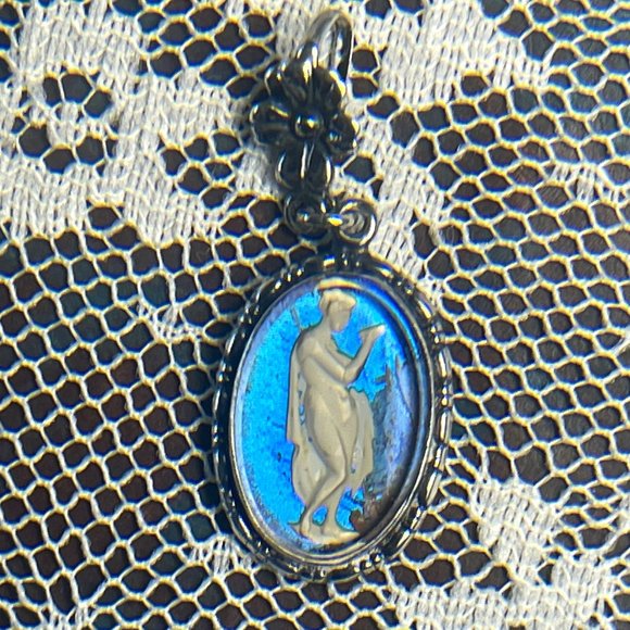 Vintage Morpho Butterfly Wing Pendant with Greek or Roman Woman - Picture 1 of 7
